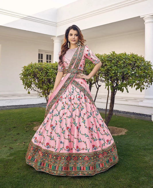 Lehenga Choli en Soie Rose avec Broderie au Fil et Sequins COLLECTION KAYANI