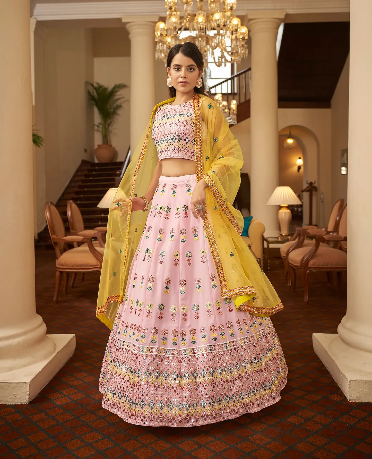 Ensemble Lehenga Rose Tendre en Georgette avec Travail Gota Patti et Broderies