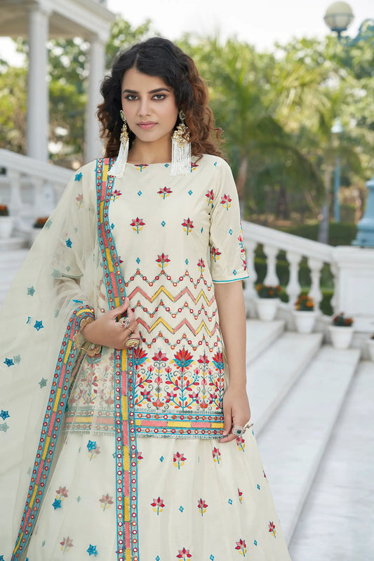 Lehenga Choli Beige Chinon avec Broderie en Gota Patti, Fil et Sequins