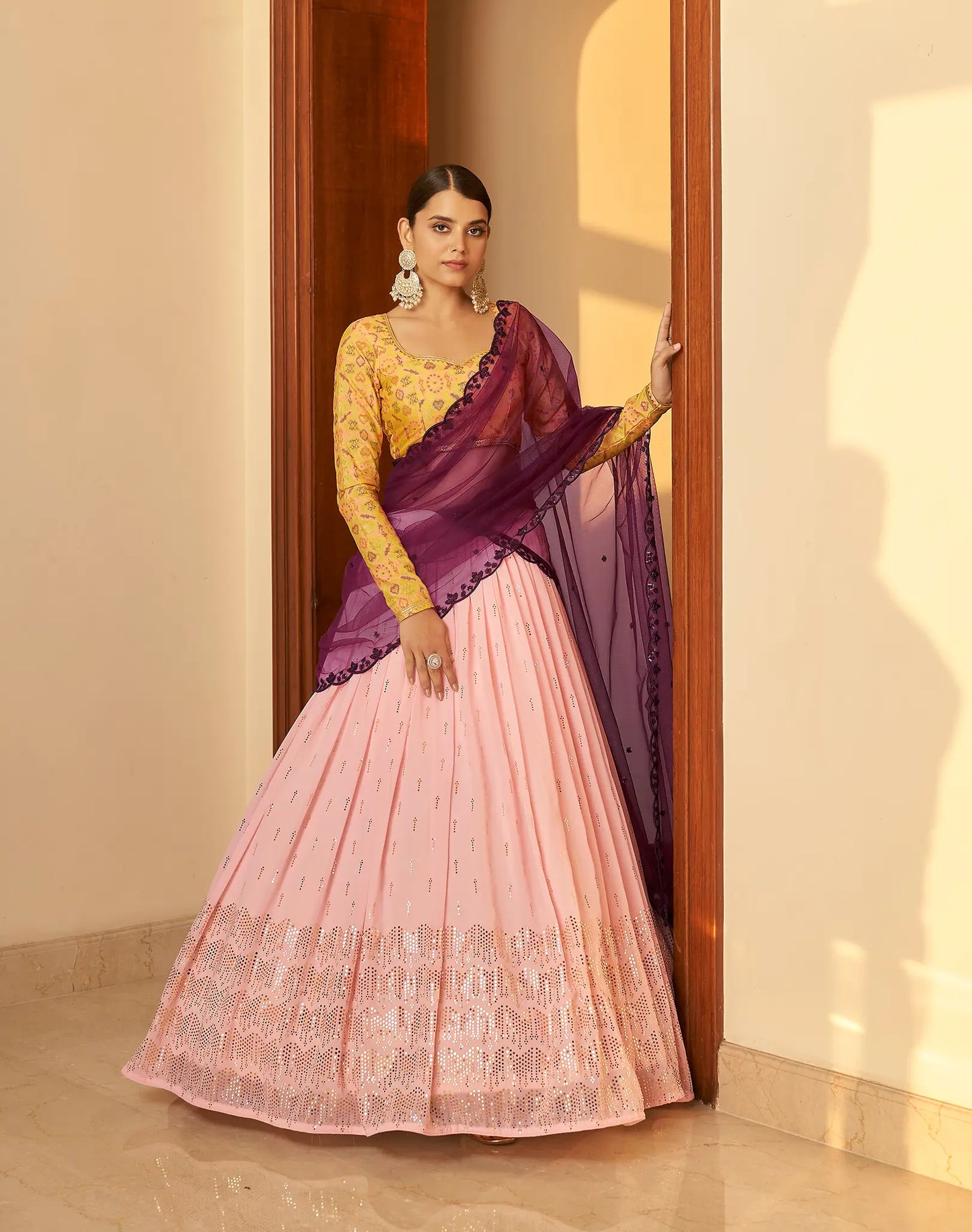 Lehenga Choli en Georgette Rose Clair contrasté avec Travail Mukaish Embelli