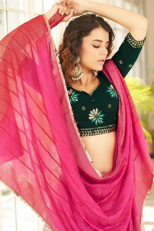 Lehenga Choli en Georgette Rose Pâle avec Broderie en Fil et Sequins