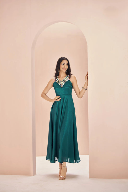 Kurta en soie chinon verte avec travail fait main