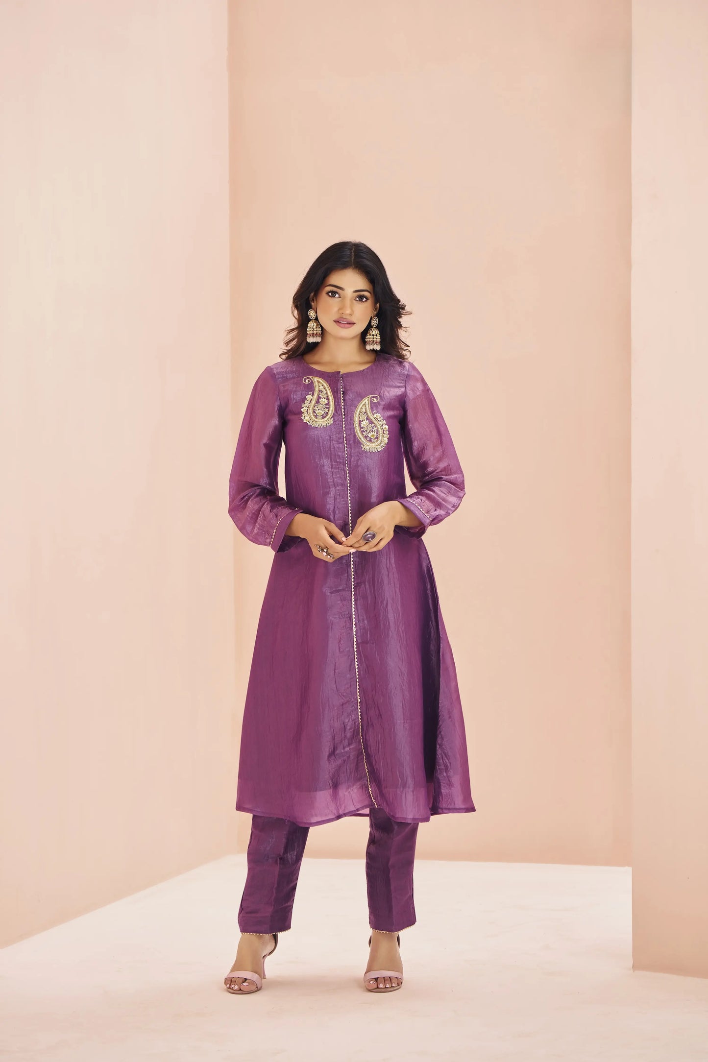 Ensemble Salwar en Organza Violet avec Broderie à la Main