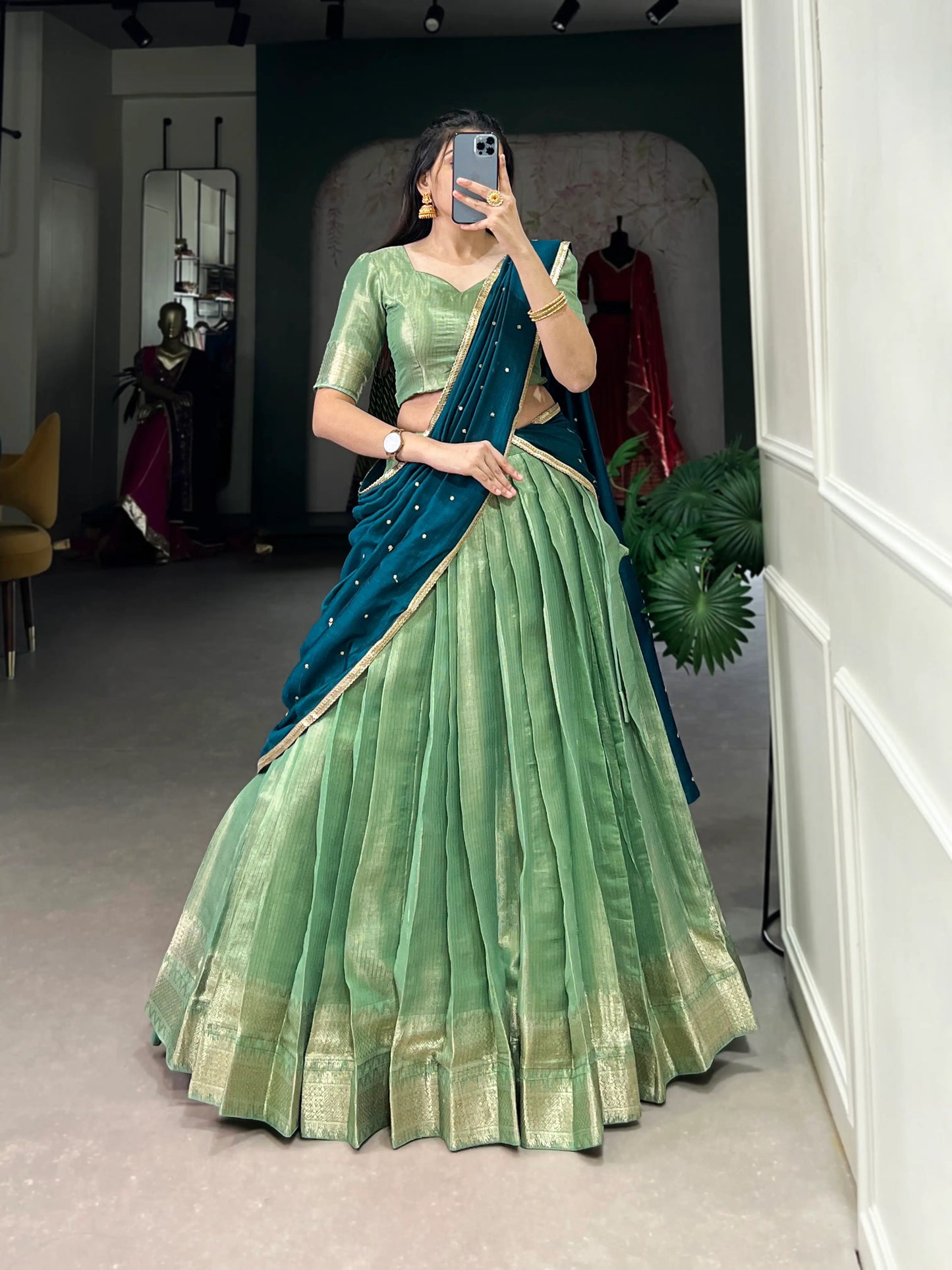 Seegrüner Lehenga Choli in Kanchipuram mit Zari-Webarbeit