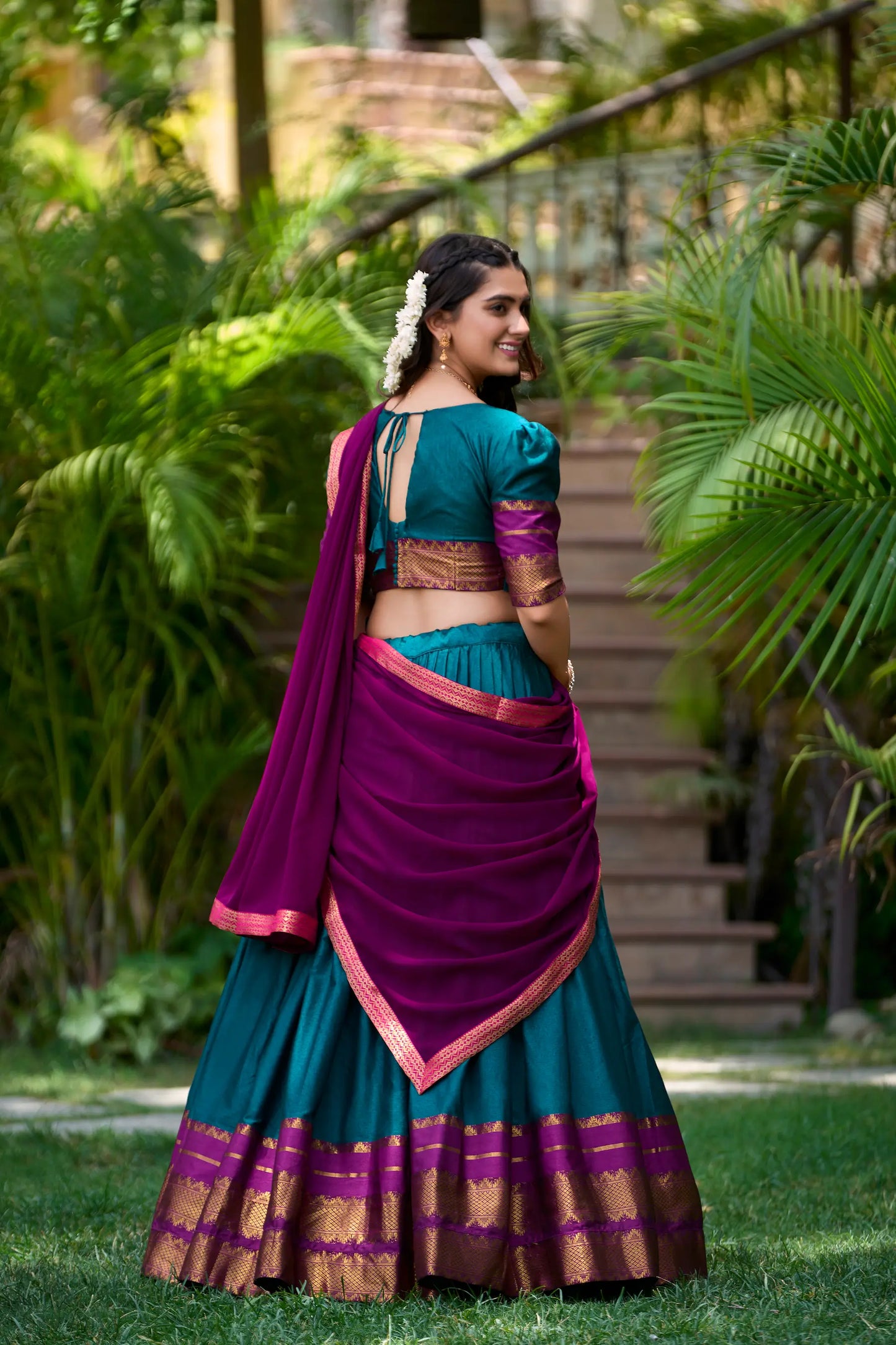 Blaugrünes Polycotton-Lehenga-Choli mit Zari-Webarbeit
