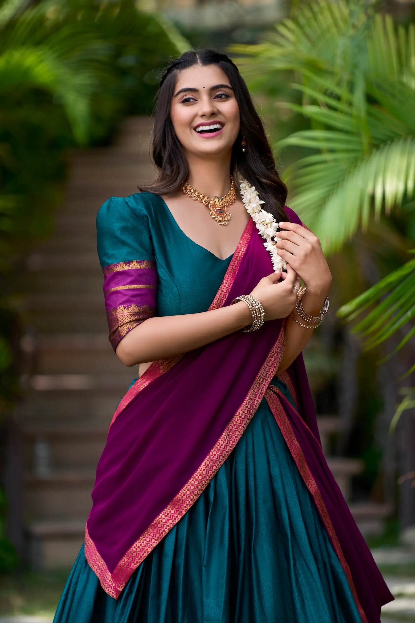 Blaugrünes Polycotton-Lehenga-Choli mit Zari-Webarbeit