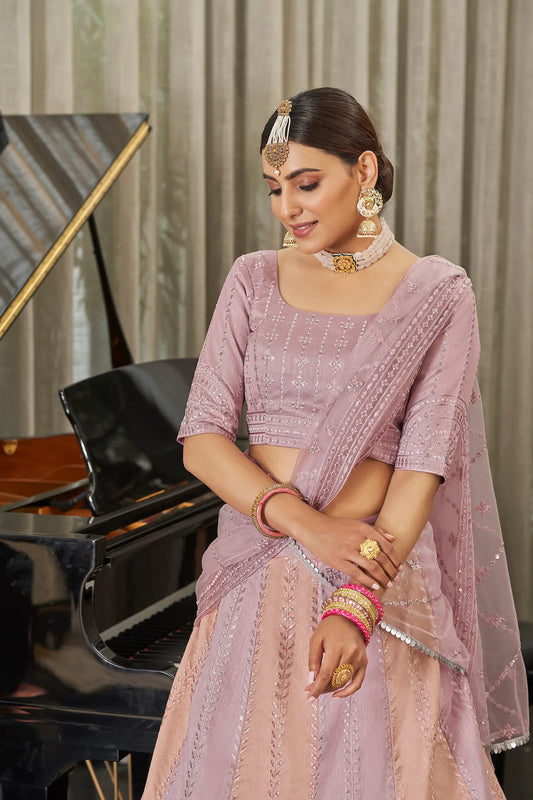 Lehenga Choli en Soie Art Pêche Rose avec Broderie en Sequins et Fil