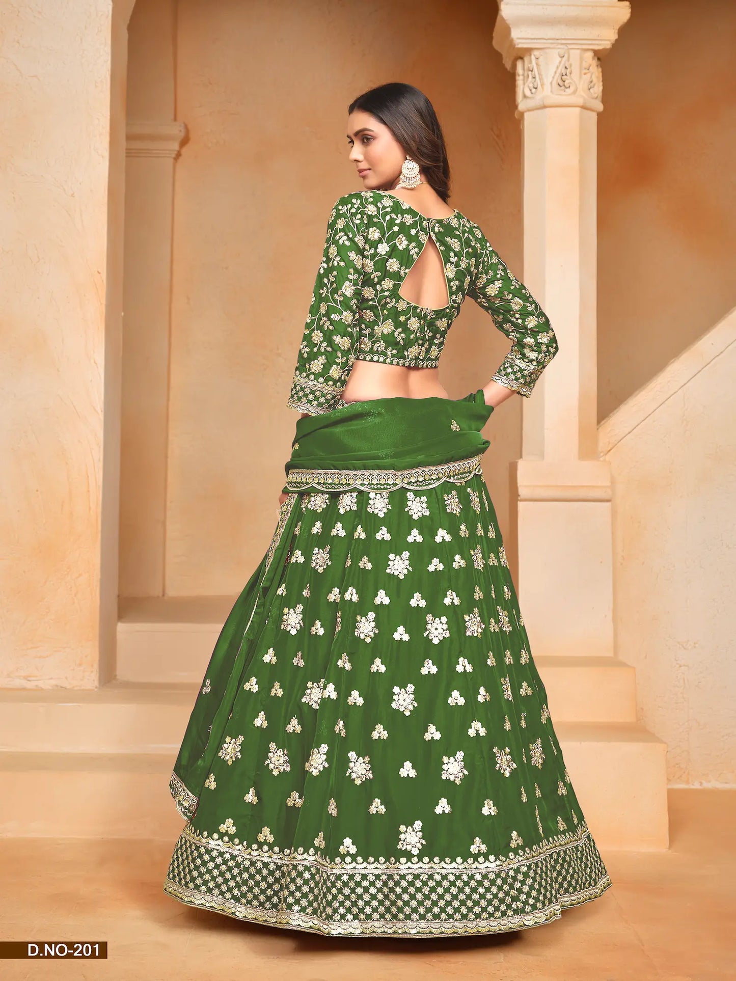 Lehenga Choli Vert en Organza avec Broderie en Fils et Sequins