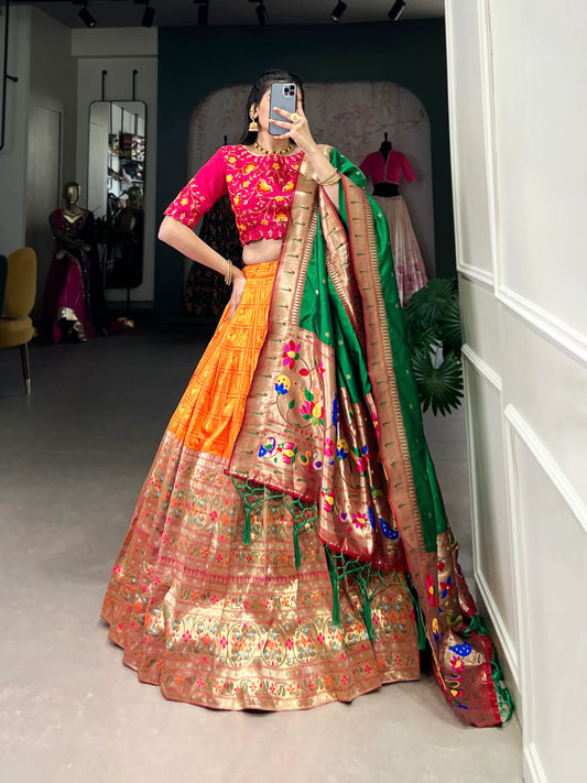 Lehenga Choli en Soie Jacquard Orange avec Travail de Tissage Zari Paithani
