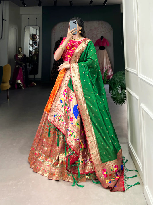 Lehenga Choli en Soie Jacquard Orange avec Travail de Tissage Zari Paithani