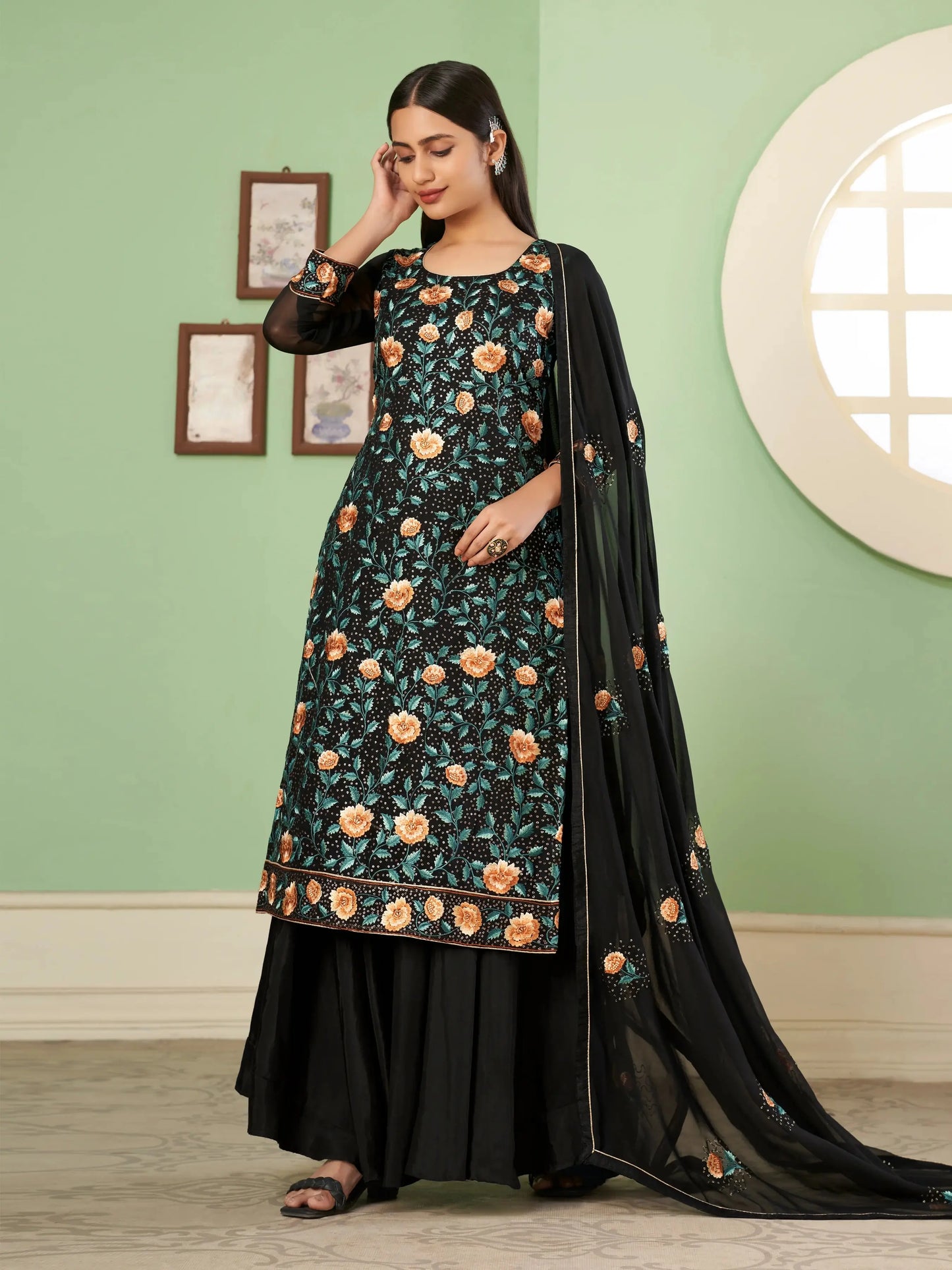 Schickes schwarzes Sharara Palazzo Set | Traditionelles Georgette Kleid | Abendgarderobe mit raffinierter Stickerei