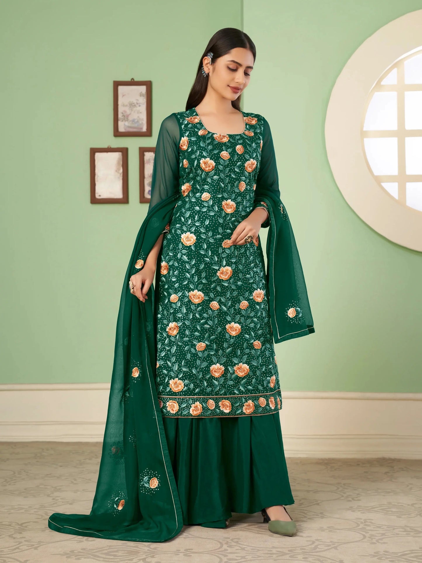 Elegantes grünes Palazzo-Set | Traditionelles Georgette-Kleid | Abendkleid mit prächtiger Stickerei