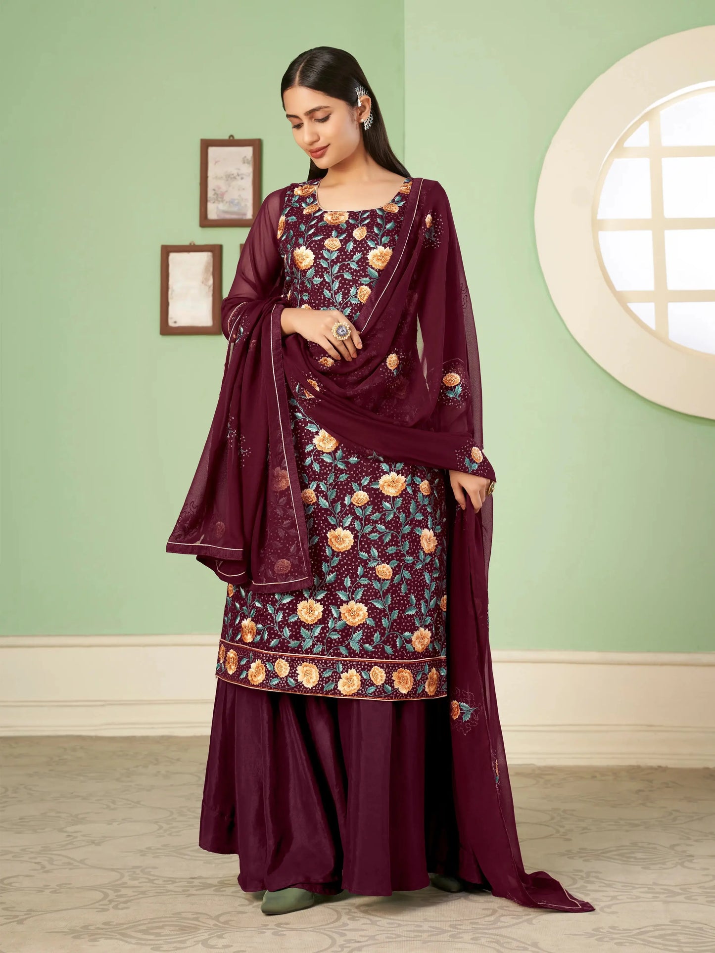 Palazzo Bordeaux Set | Traditionelles Georgette-Kleid | Abendkleid mit raffinierter Stickerei