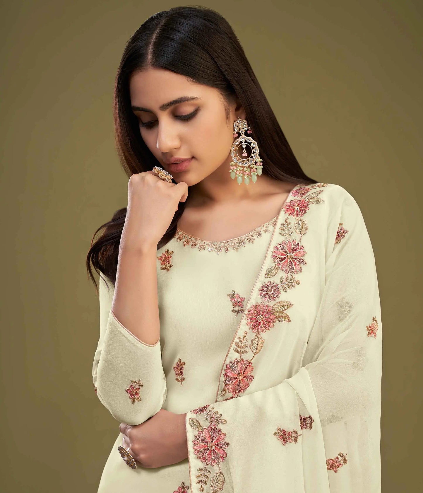 Hellzitronengelbes Georgette-Sharara-Set mit mehrfarbiger Fadenstickerei und passendem Dupatta