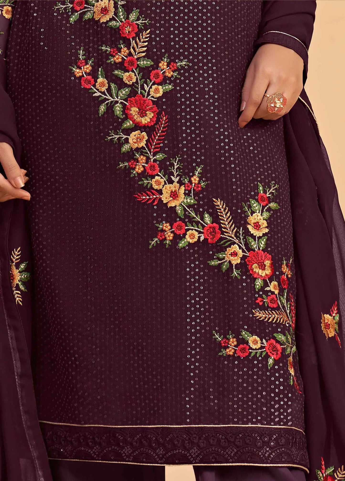 Ensemble Salwar en Georgette Violet foncé avec Broderie en Sequins et Dupatta