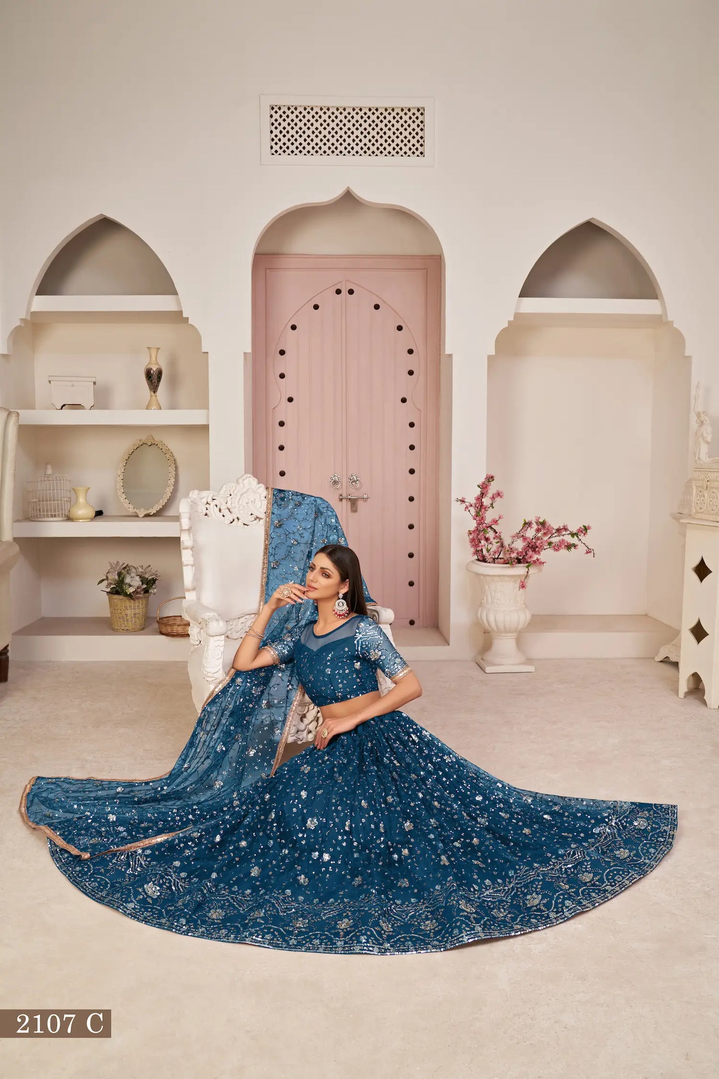 Teal Net Lehenga Choli avec Broderie en Fil de Coton Blanc, Zari et Sequins