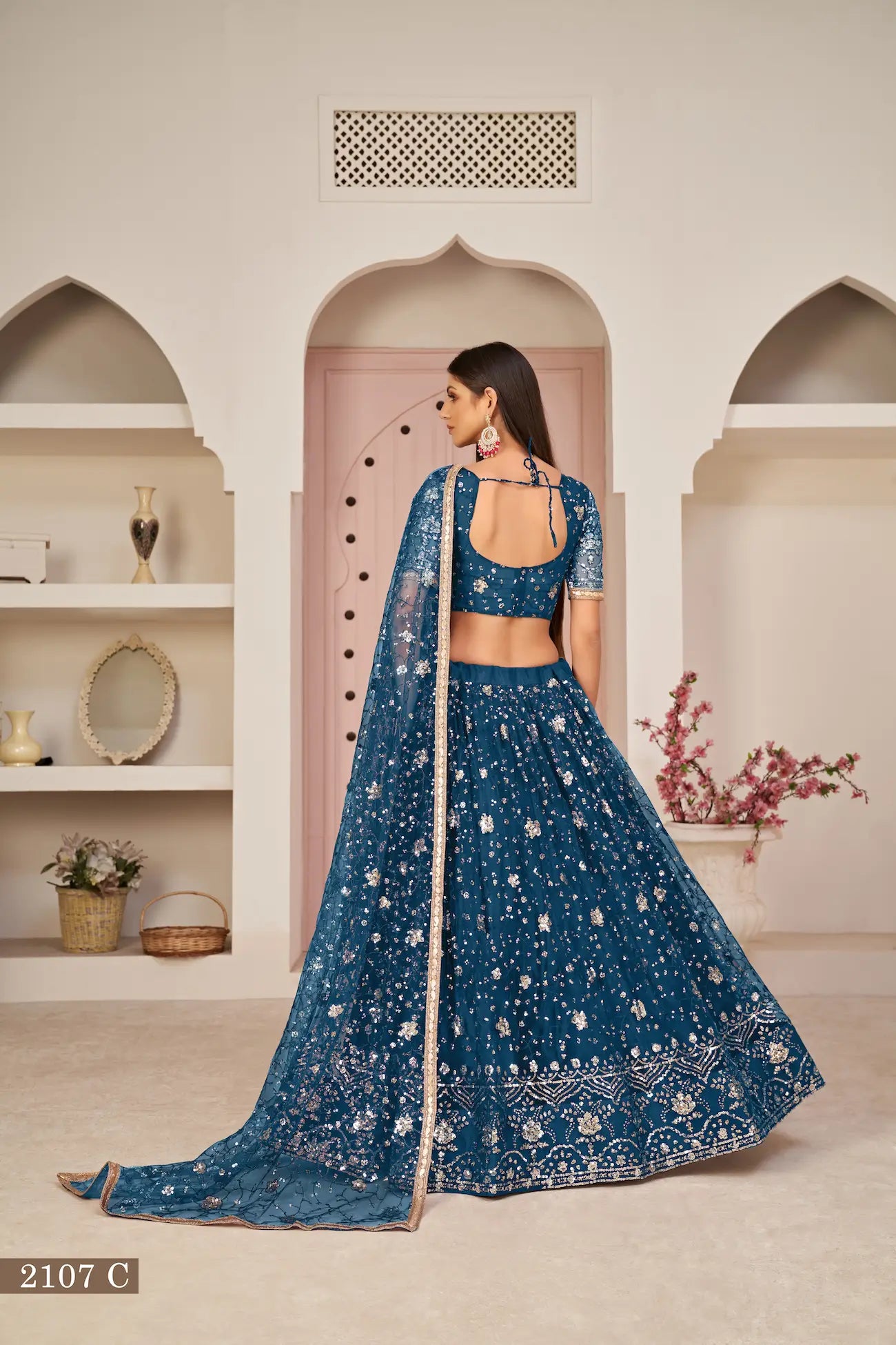 Teal Net Lehenga Choli avec Broderie en Fil de Coton Blanc, Zari et Sequins