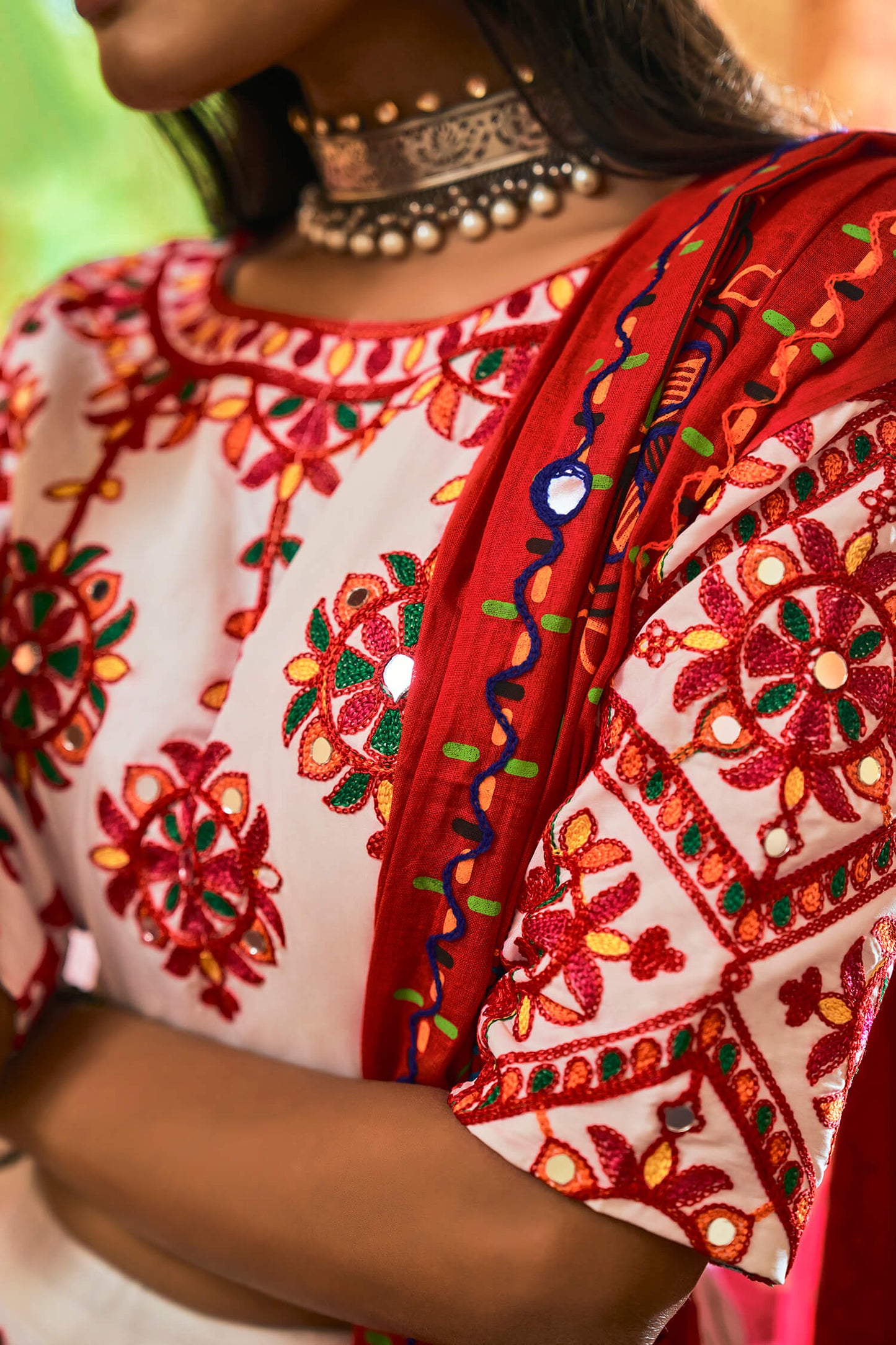 Lehenga Choli blanc et rouge spécial Navratri traditionnel en coton maslin