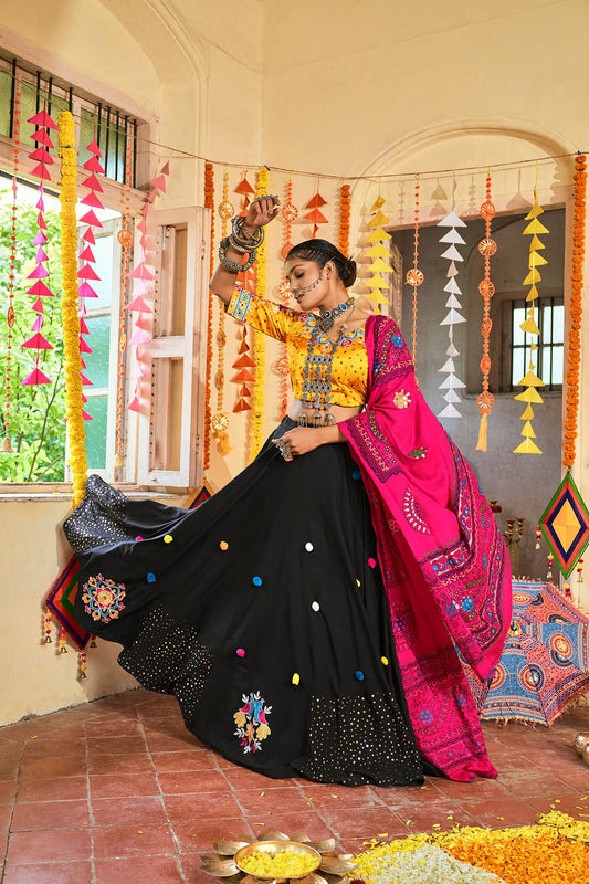 Lehenga Choli noir et jaune spécial Navratri traditionnel en coton maslin