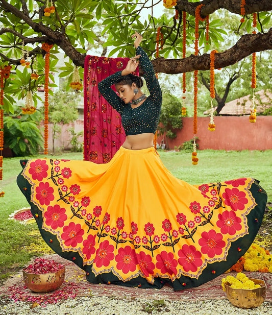 Lehenga Choli Navratri jaune et vert foncé imprimé numérique floral en coton maslin