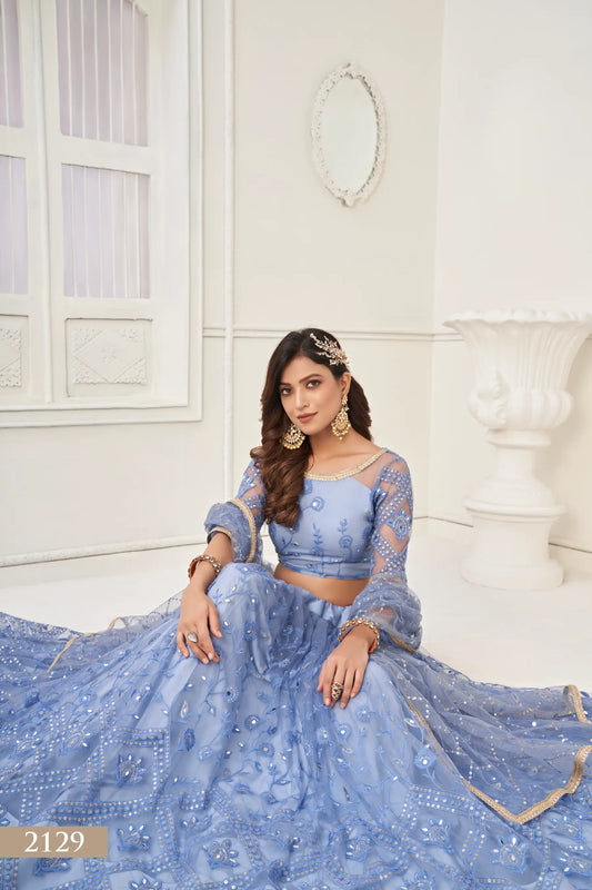 Tenue Indienne Bleu Ciel | Lehenga Choli de Cérémonie | Robe de Mariage en Tulle avec Broderies Délicates