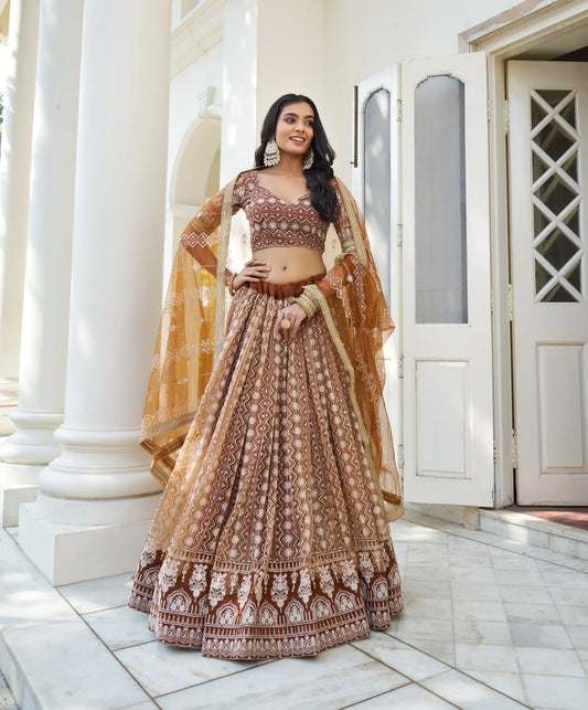 Tenue Indienne Marron Crème | Lehenga Choli de Cérémonie | Robe de Mariage en Tulle avec Broderies Délicates