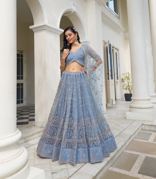 Tenue Indienne Bleu Gris | Lehenga Choli de Cérémonie | Robe de Mariage en Tulle avec Broderies Délicates