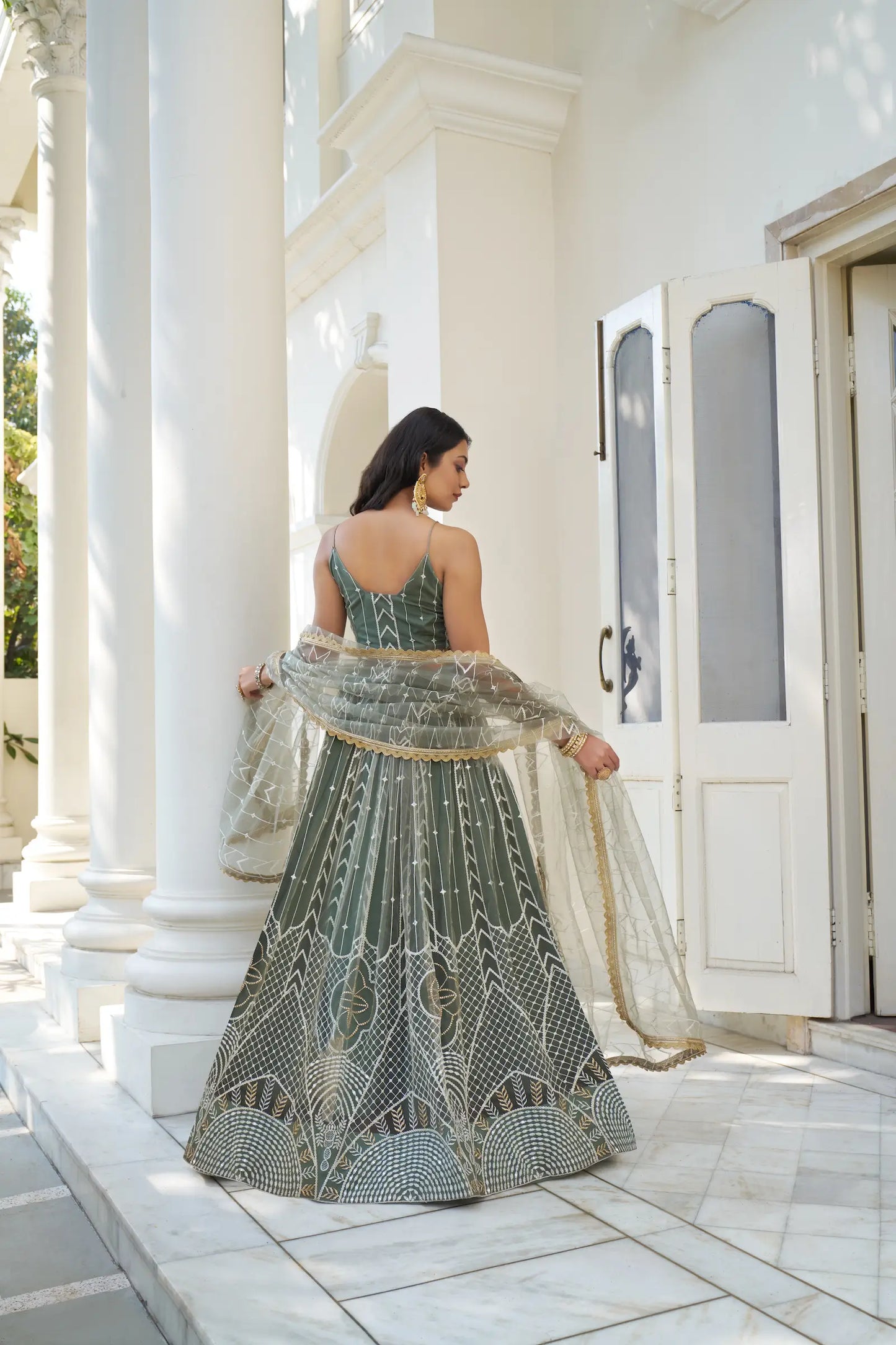 Tenue Indienne Vert | Lehenga Choli de Cérémonie | Robe de Mariage en Tulle avec Broderies Délicates