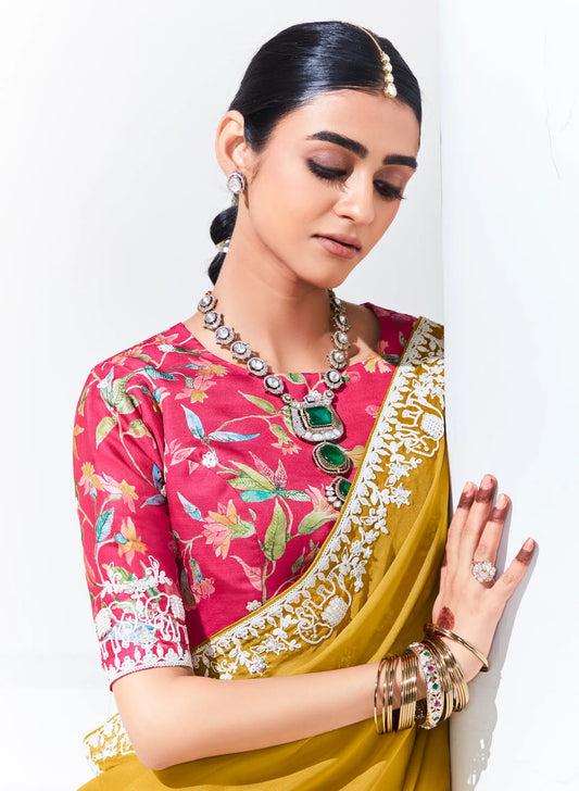 Sari jaune en organza de verre avec imprimé numérique, broderie au fil et aux sequins