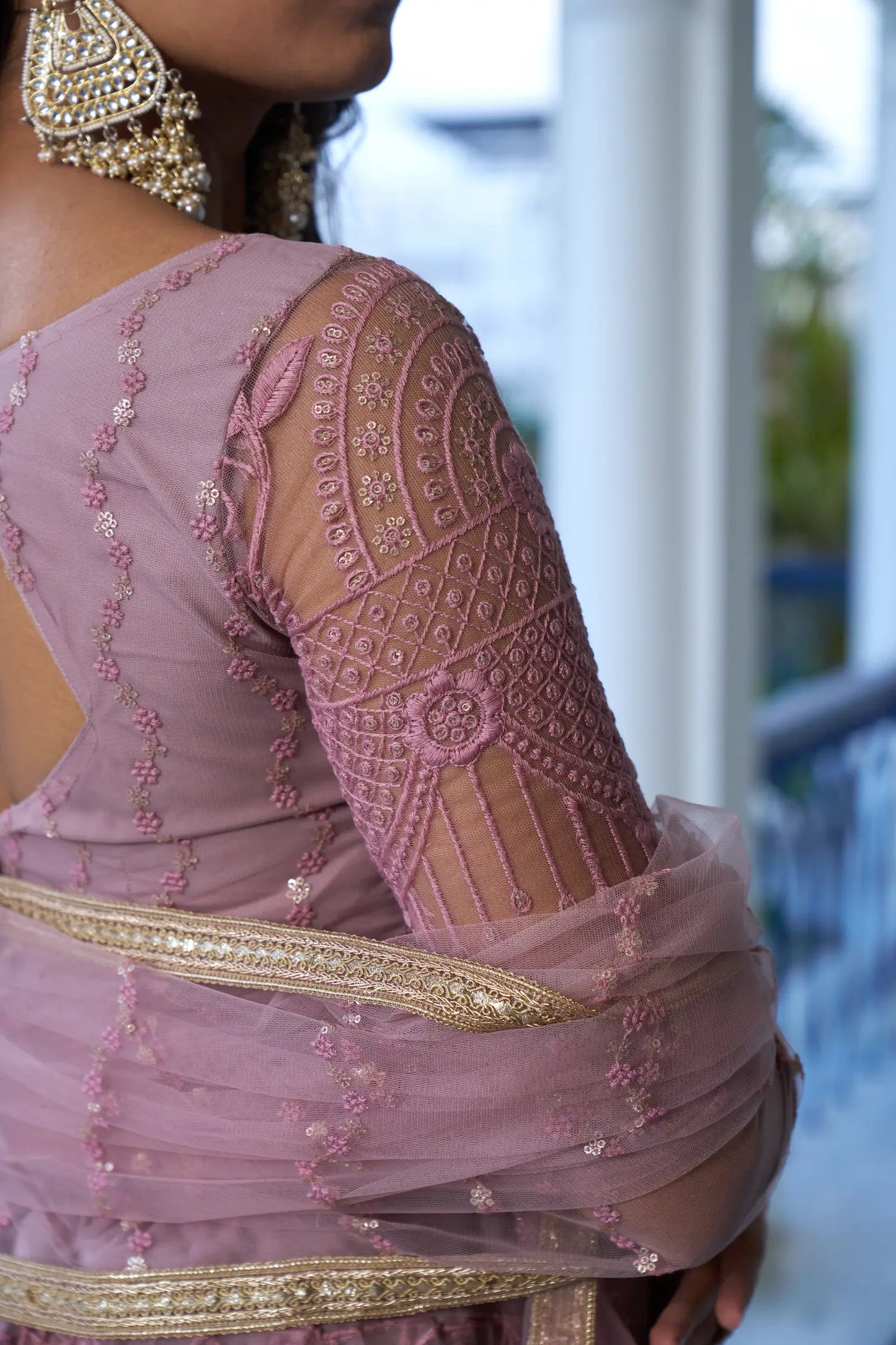 Lehenga Choli Set Netz Puder Pastellrosa | Tüll mit Baumwolle und Paillettenstickerei | Modell geladen für Anlässe