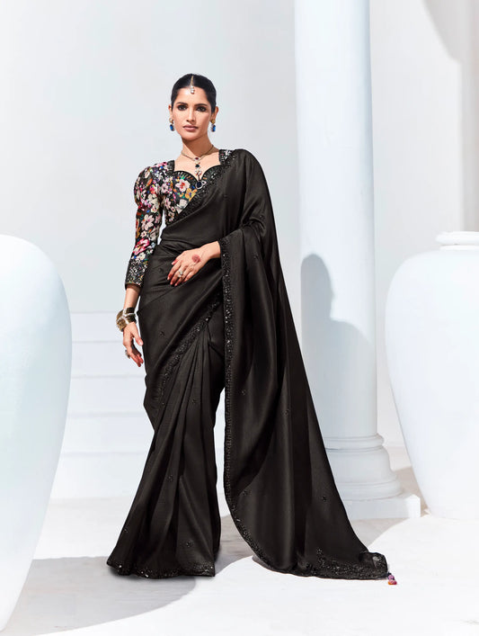 Sari noir en organza de verre avec imprimé numérique, broderie au fil et aux sequins