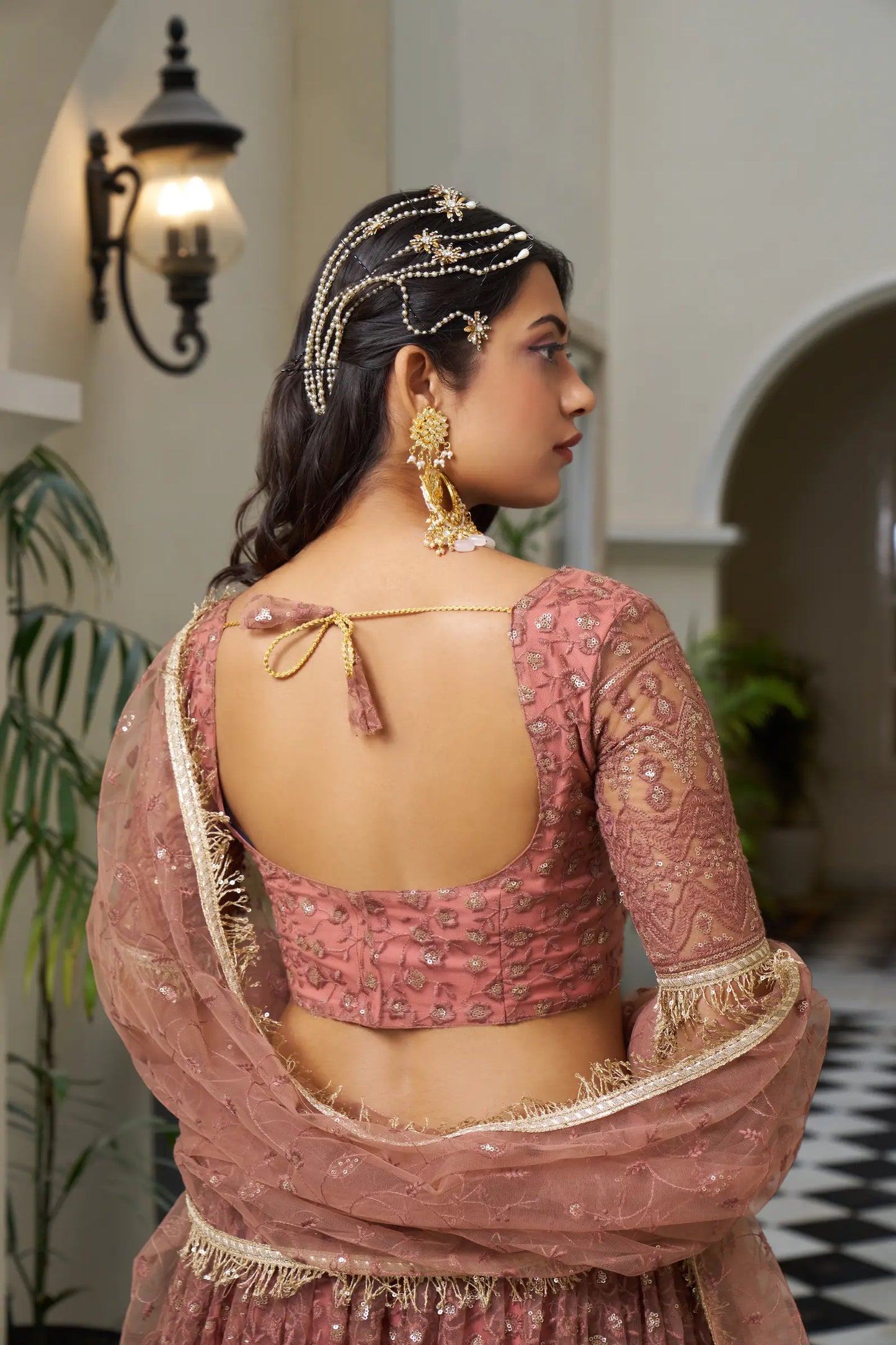 Lehenga Choli Ensemble Vieux Rose Poudré | Tulle avec Broderies Coton et Sequins | Modèle chargé pour Occasions