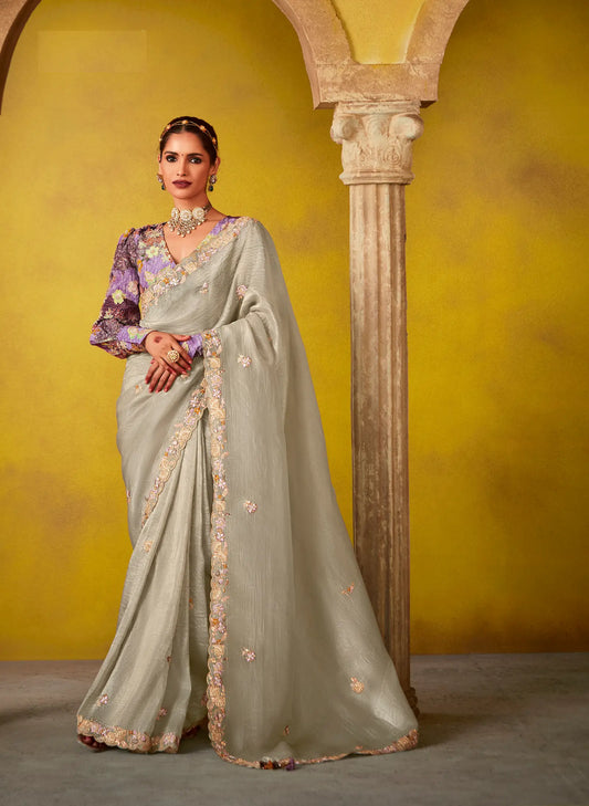Sari en tissu soie de verre gris avec blouse manches longues fleuri violet multicolore et imprimé digital, broderie en sequins et en fil