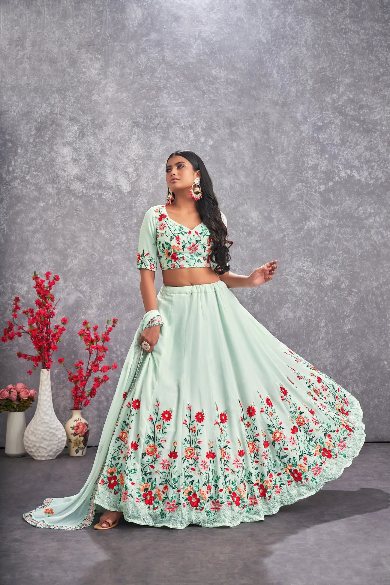 Lehenga Choli vert d'eau en georgette avec broderie au fil et sequins