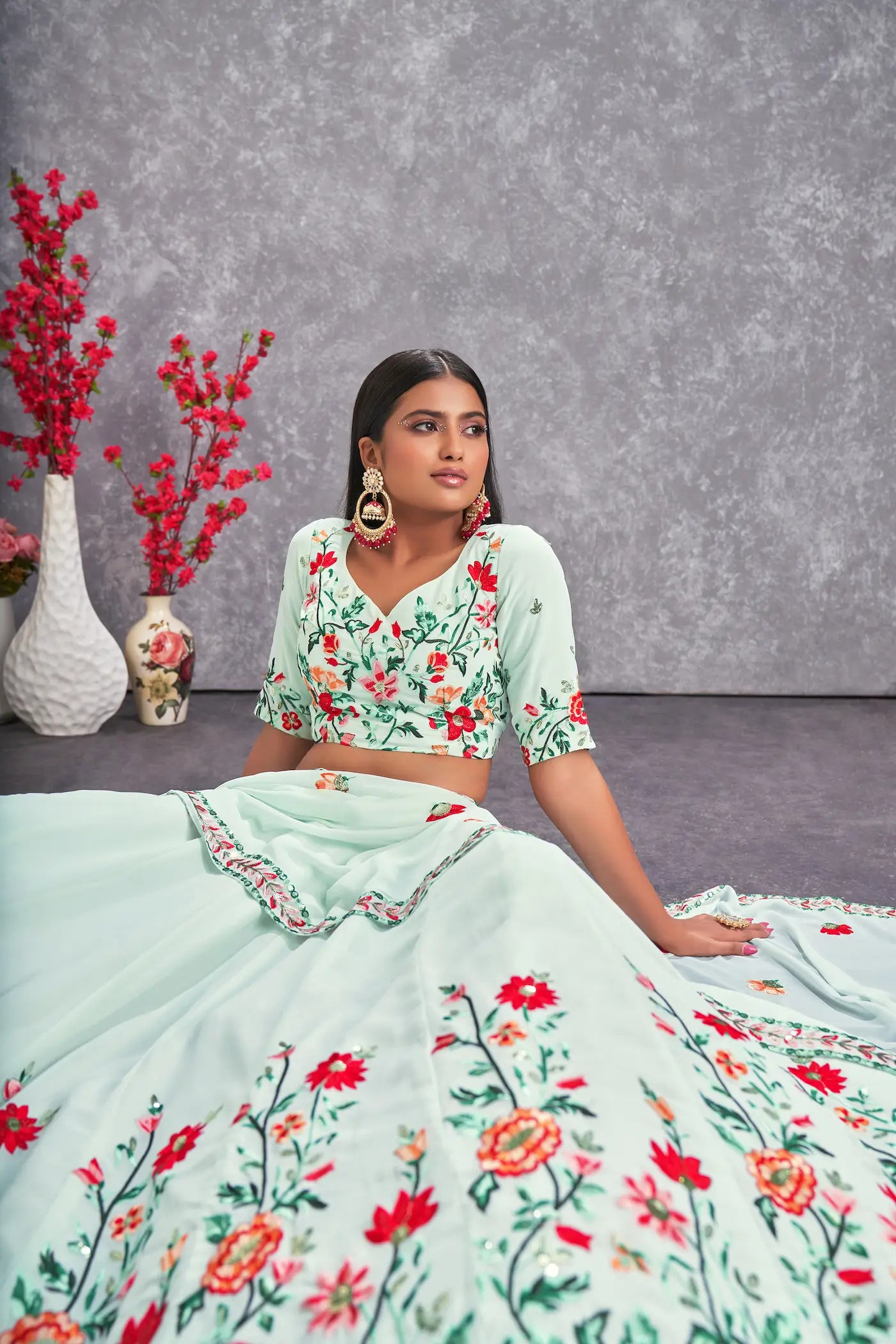 Lehenga Choli vert d'eau en georgette avec broderie au fil et sequins