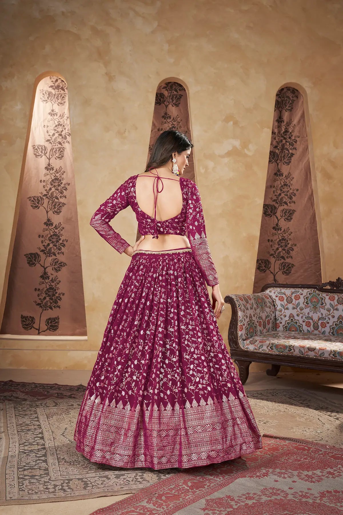 Ensemble Lehenga Rose Vif | Georgette avec Travail de Feuille Métallique