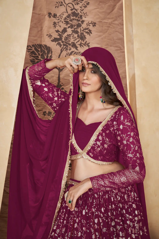 Ensemble Lehenga Rose Vif | Georgette avec Travail de Feuille Métallique