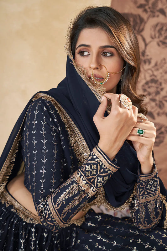 Lehenga choli bleu marine en georgette avec motifs en feuille métallique colorée