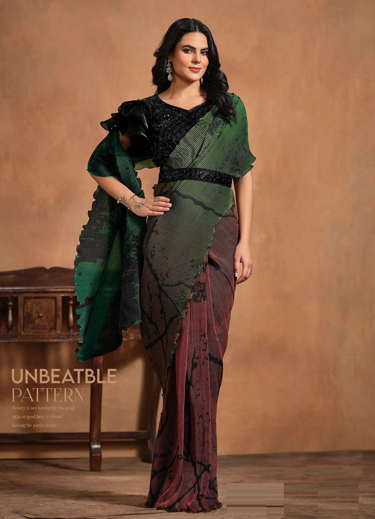 Sari Une Minute Vert, Konfektions-/Fertigsari | Indische Partykleidung | Traditionelles bedrucktes Kleid mit gestickten Details