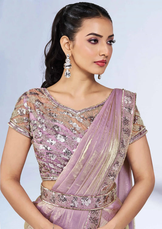 Sari lavande en satin soie prêt-à-porter “One Minute Saree” avec blouse brodée à la main