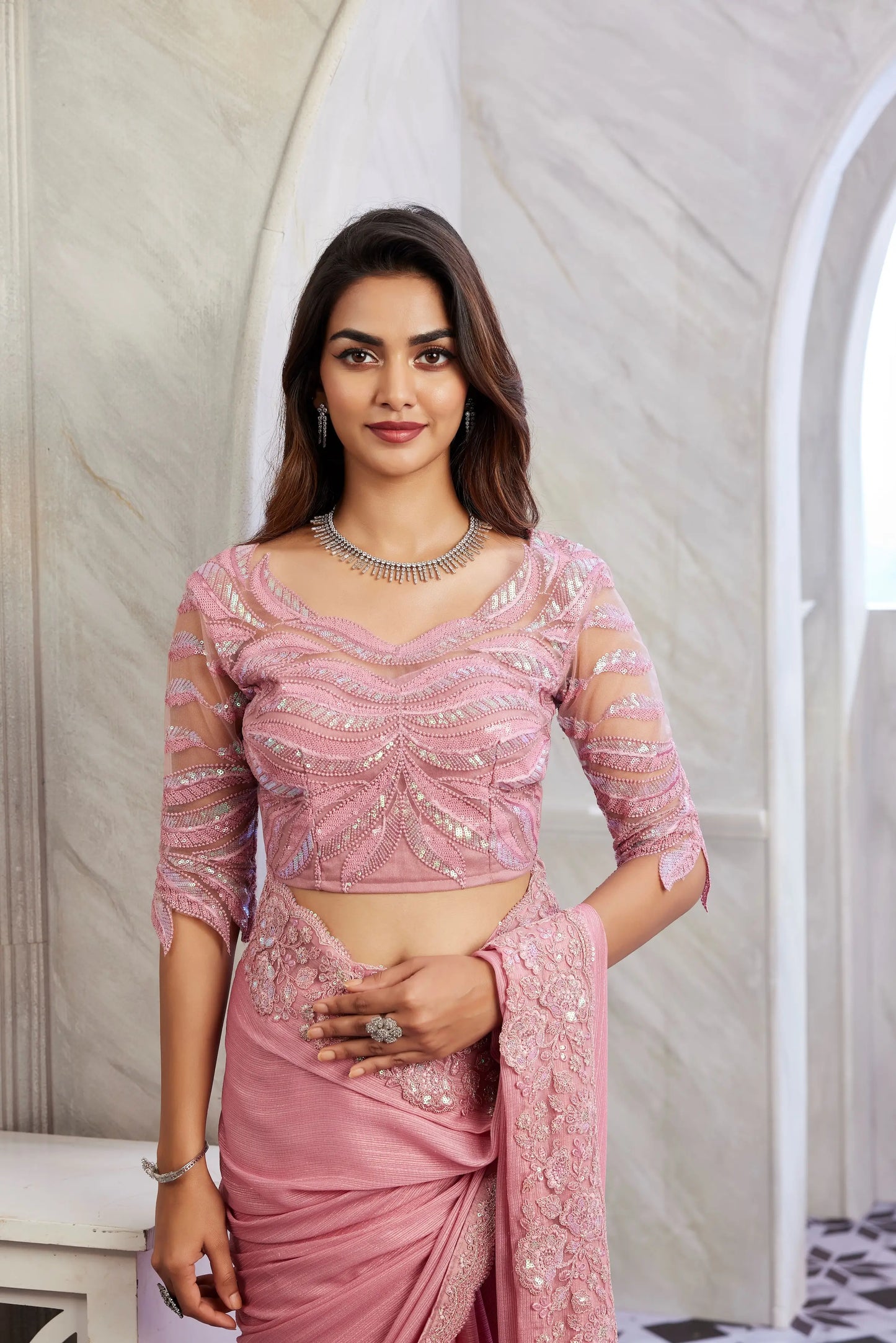 Saree en soie pêché scintillante