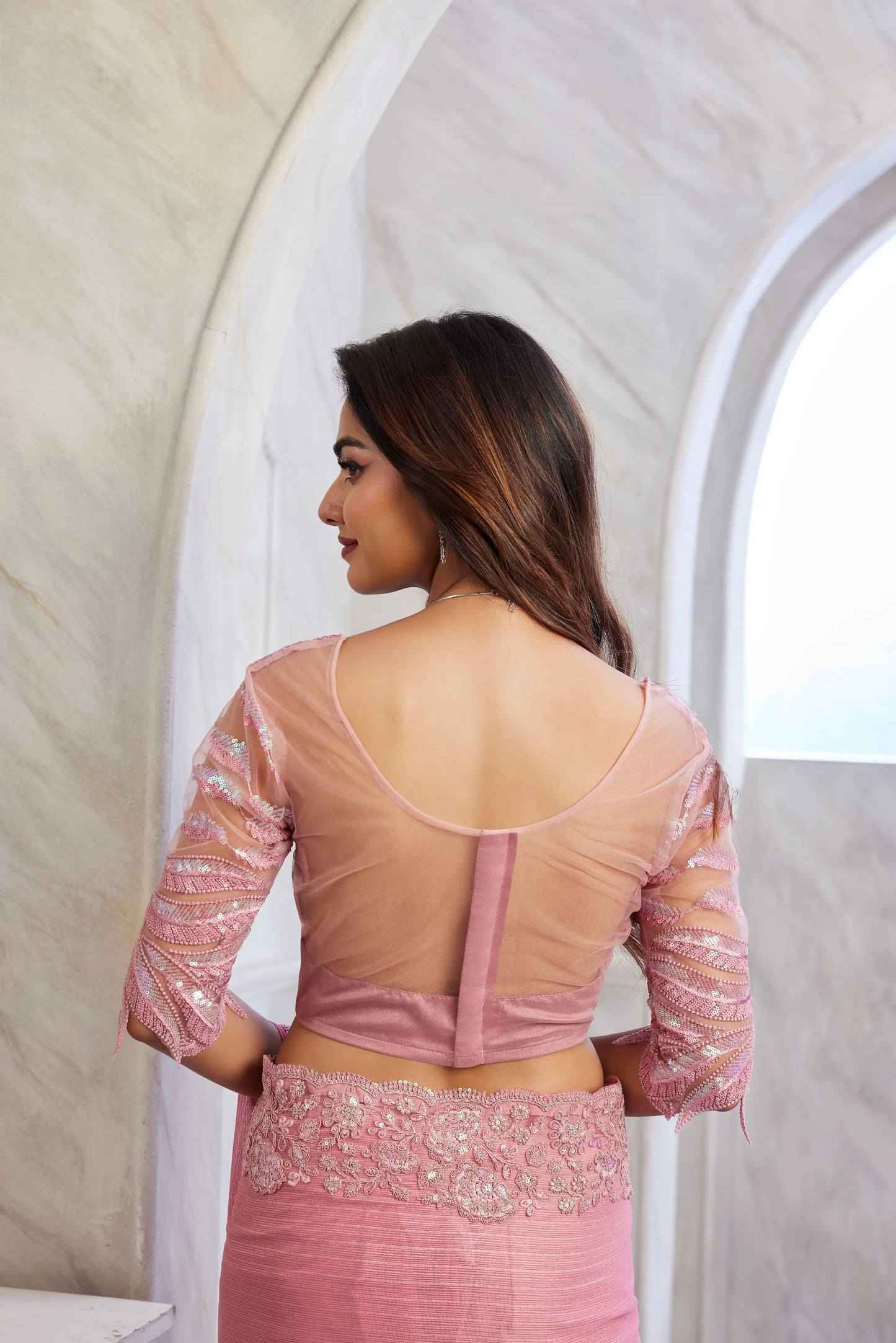 Saree en soie pêché scintillante