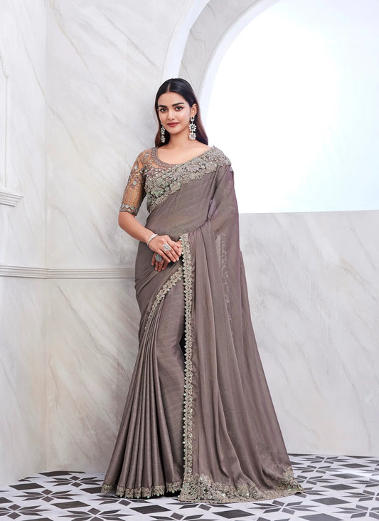 Sari en soie grise avec travail de broderie et blouse assortie