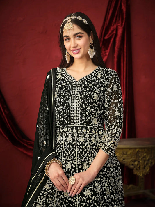 Robe Longue Noire en Georgette avec Broderie Fils & Sequins