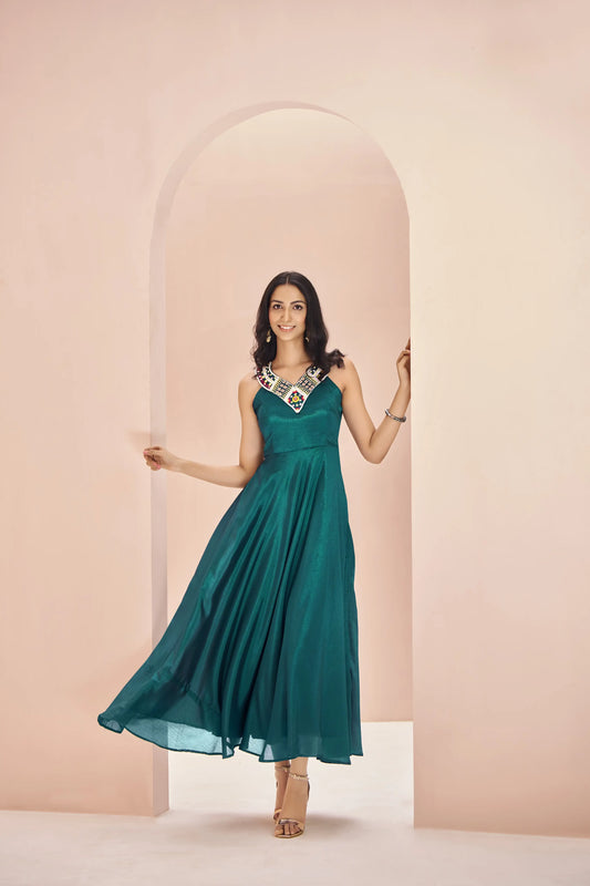 Kurta en soie chinon verte avec travail fait main
