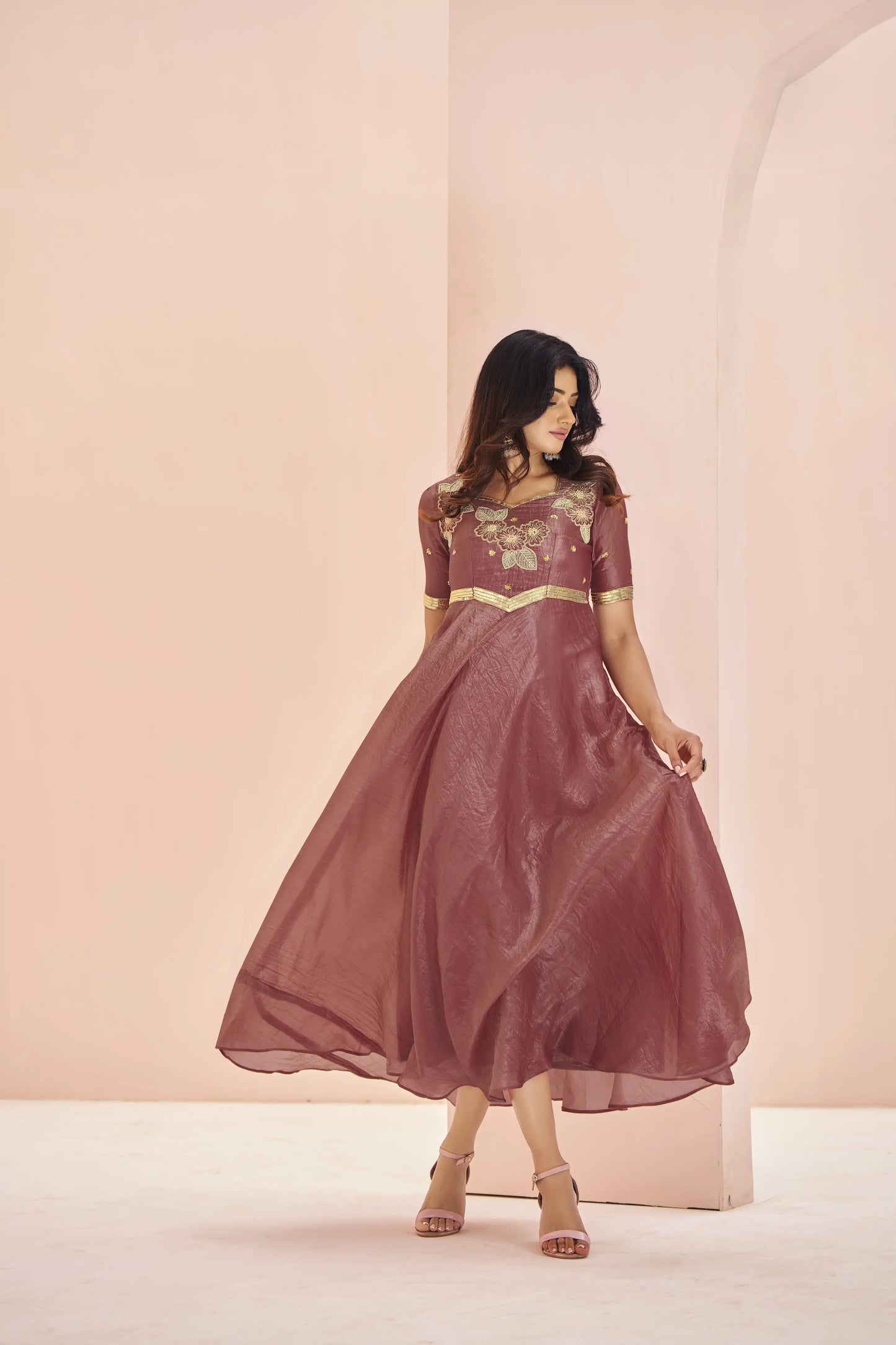 Kurta en Organza mauve  avec Broderie à la Main