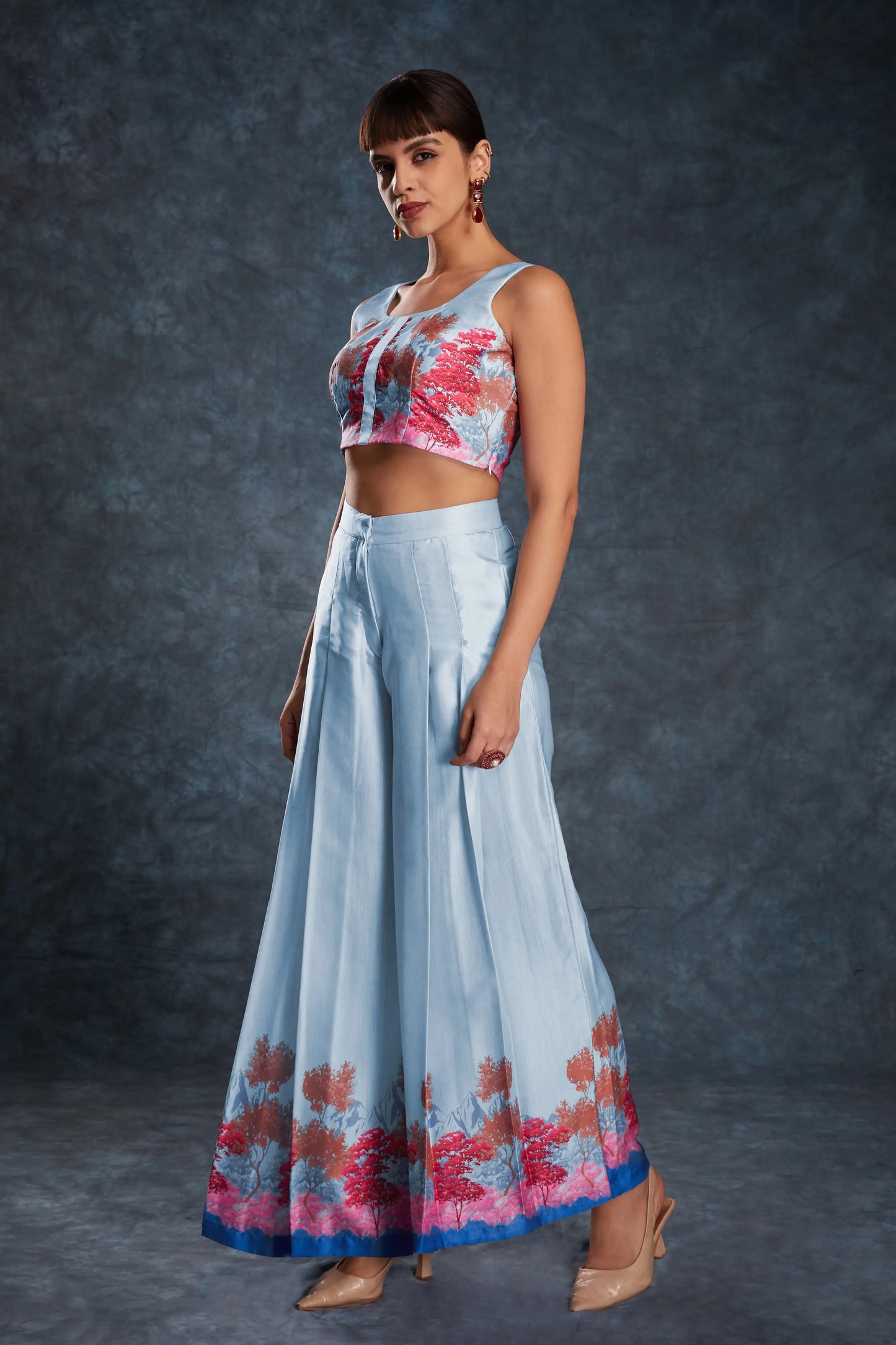 Himmelblaues bedrucktes Satin-Set