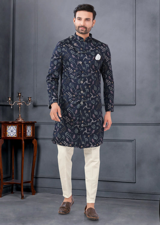 Ensemble Kurta Sophistiqué bleu marine avec broderies fleurs en soie COLLECTION ROSHAN