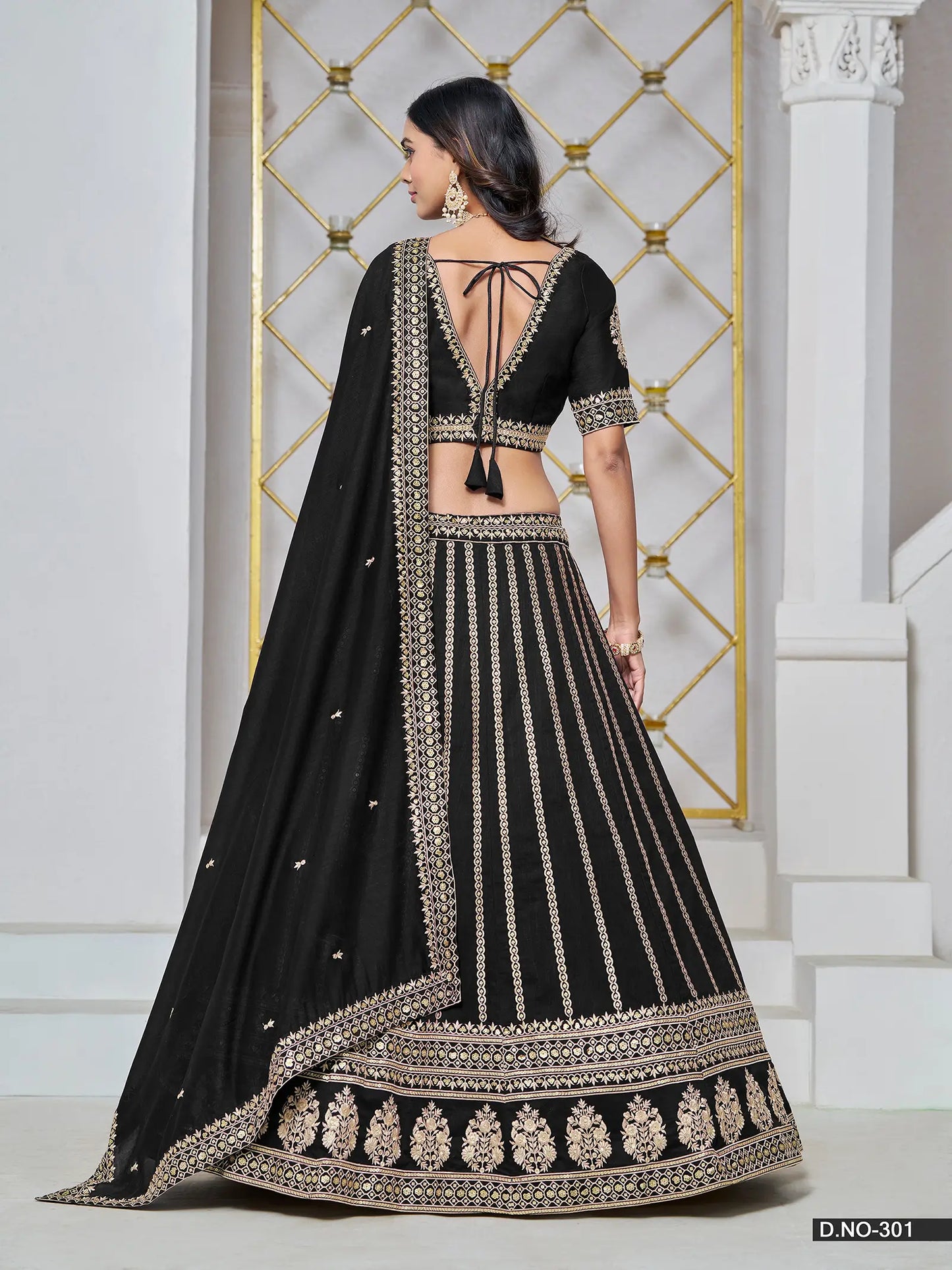 Designer Lehenga Choli aus schwarzer Kunstseide mit Fadenstickerei und Pailletten