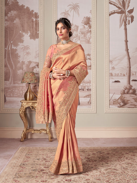 Sari travaillé en soie jacquard avec broderies et tissu fantaisie rose pêche et doré COLLECTION INDRA